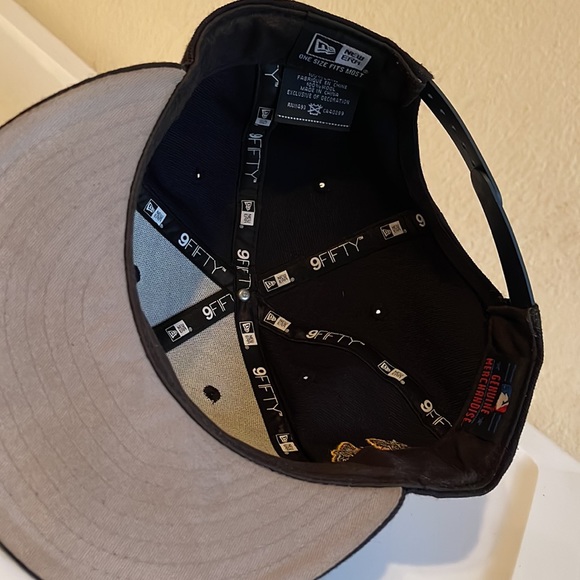 Atlanta Braves Blue SnapBack Hat - Picture 5 of 5